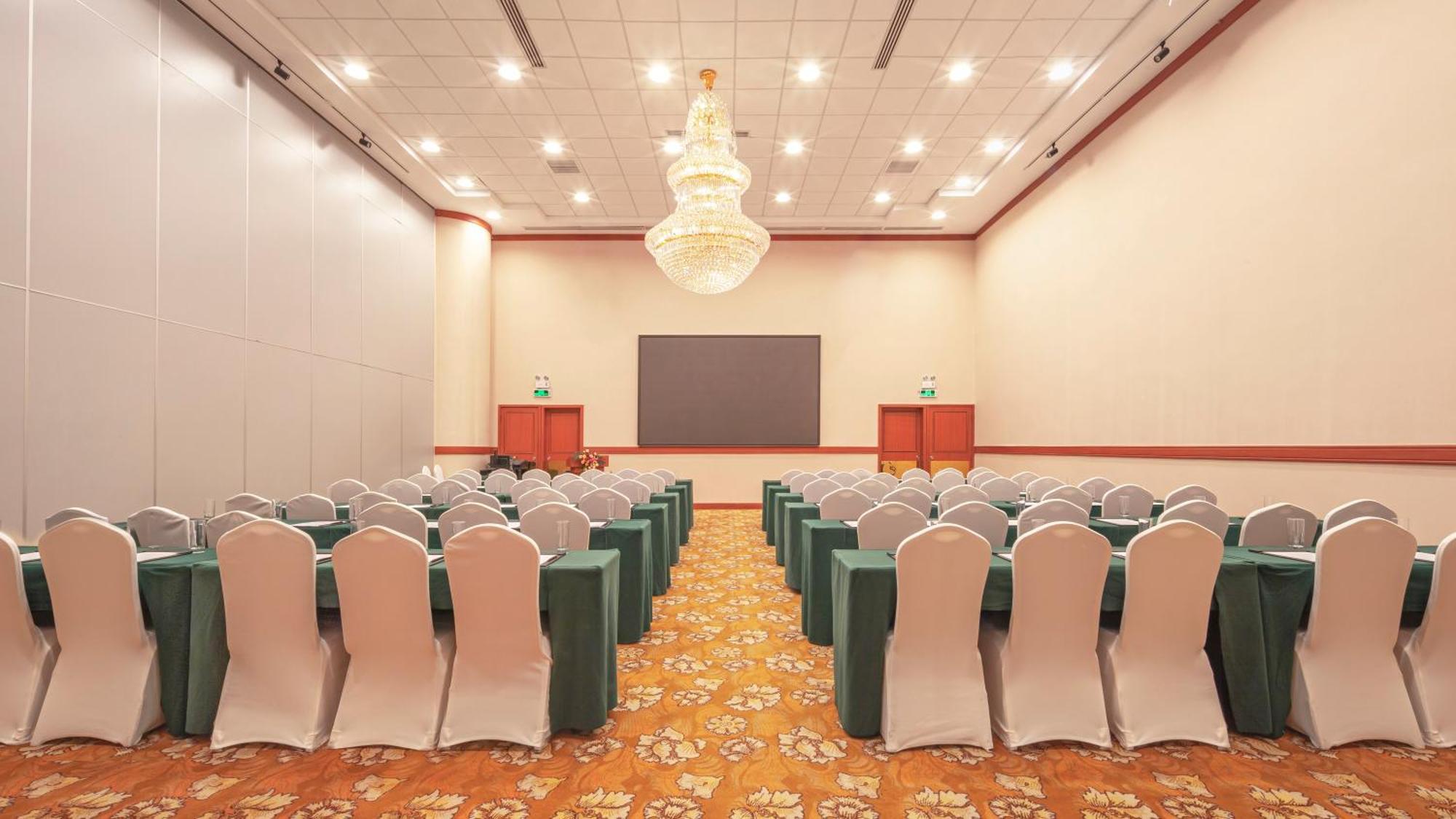 Felicity Hotel, Luohu Railway Station 5*